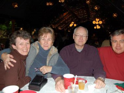 Group of friends enjoying the evening togeter!