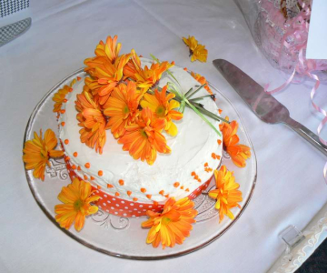 Another cake too beautiful to eat